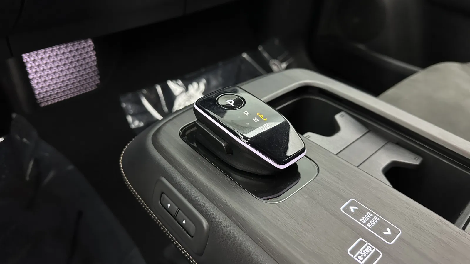 Nissan Ariya photo 18