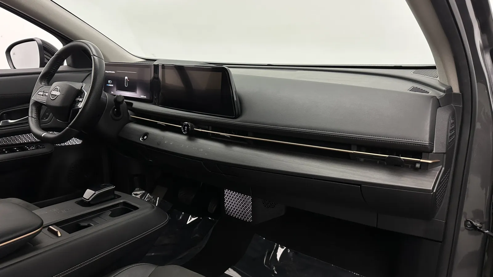 Nissan Ariya photo 37