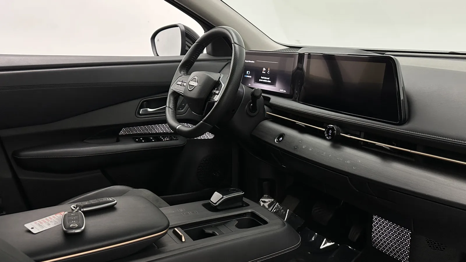 Nissan Ariya photo 35