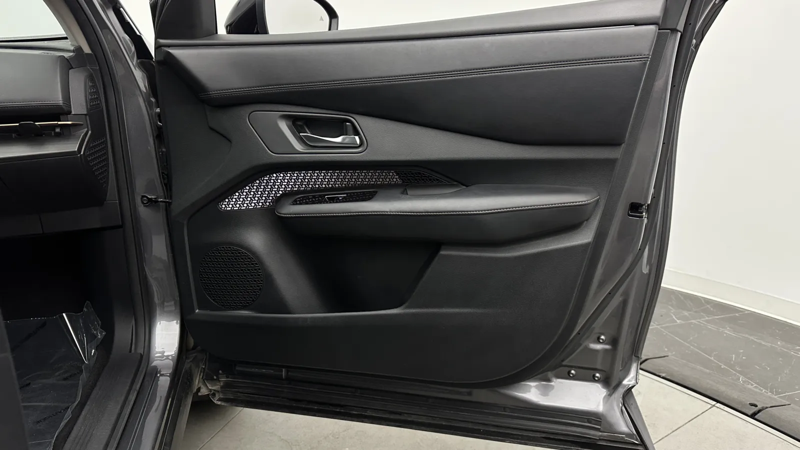 Nissan Ariya photo 34