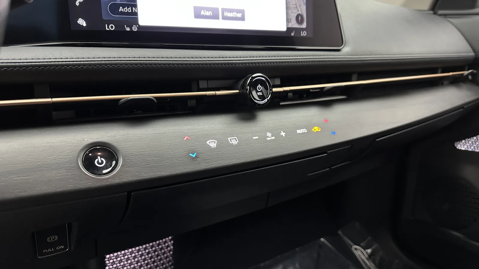 Nissan Ariya photo 19