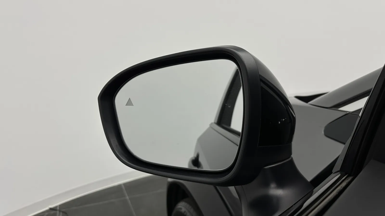 Nissan Ariya photo 14