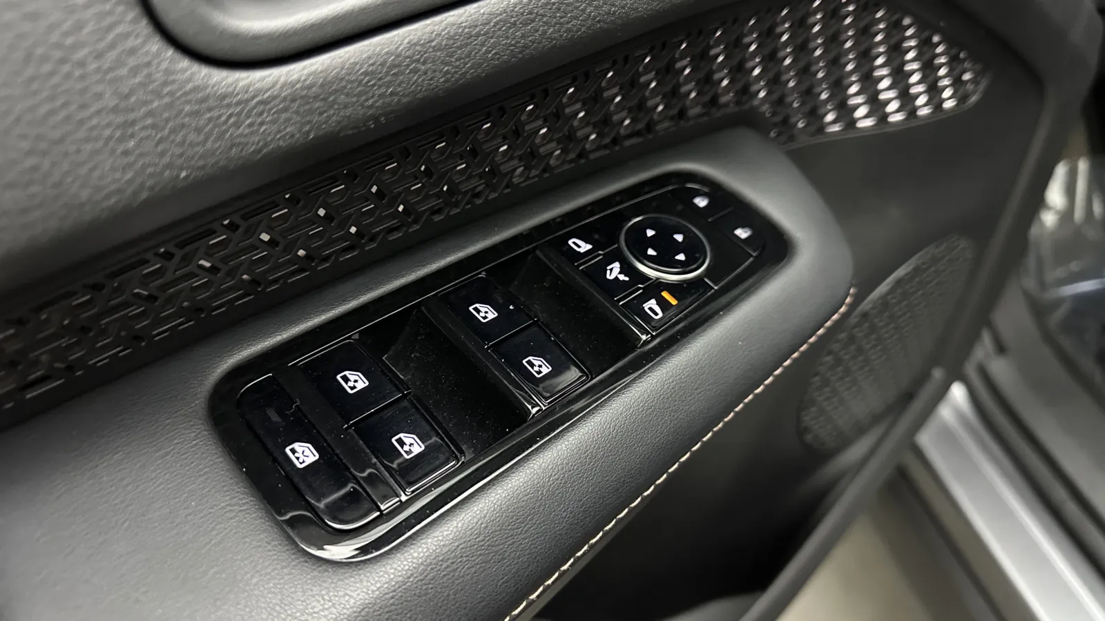 Nissan Ariya photo 12