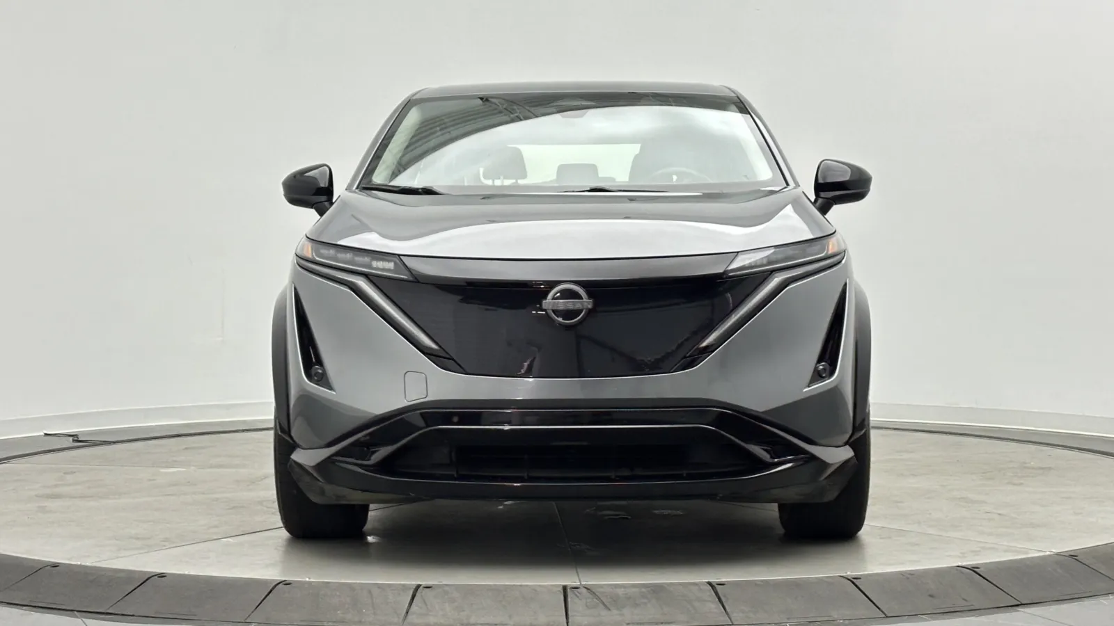 Nissan Ariya photo 2