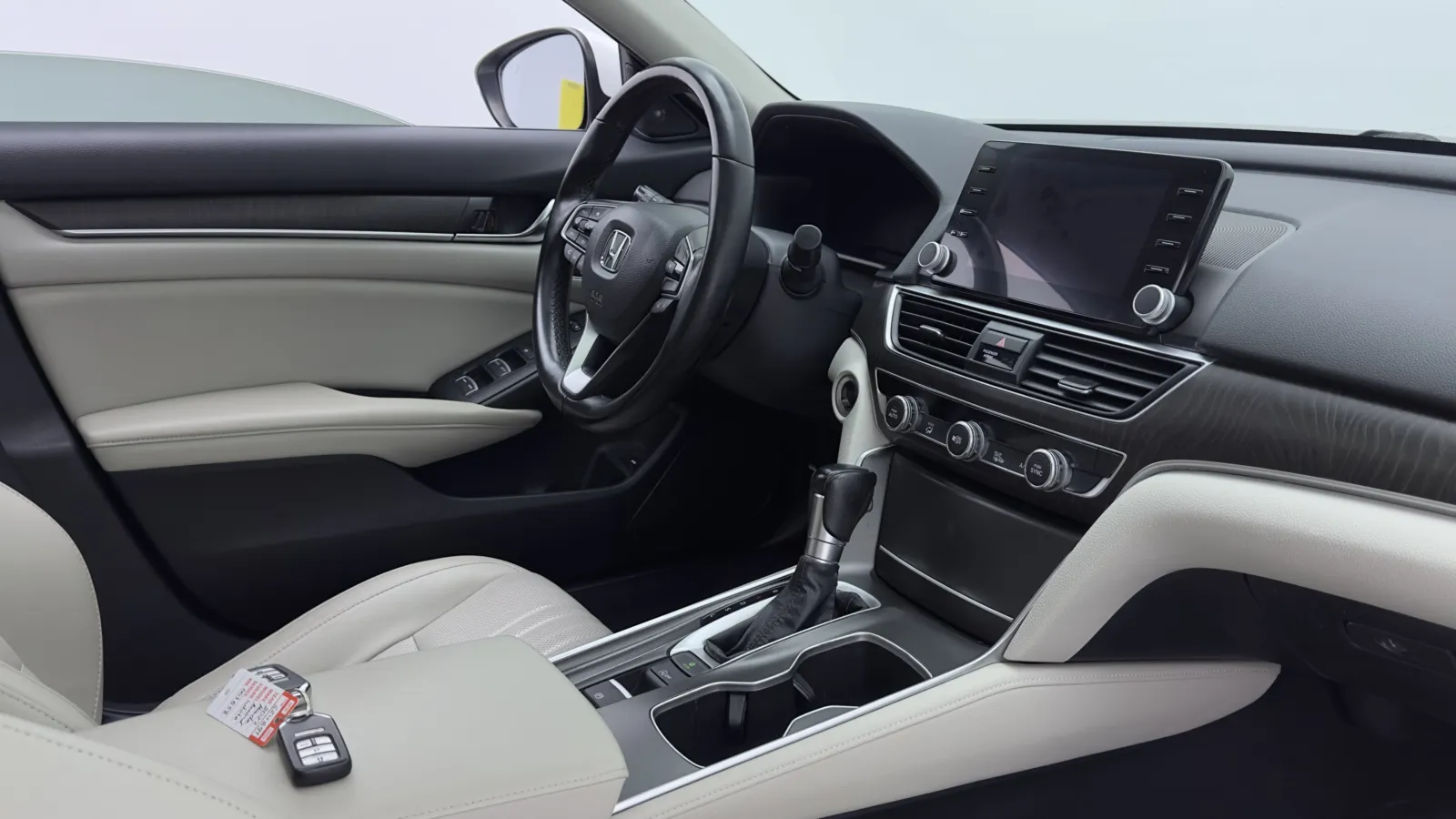 Honda Accord photo 30