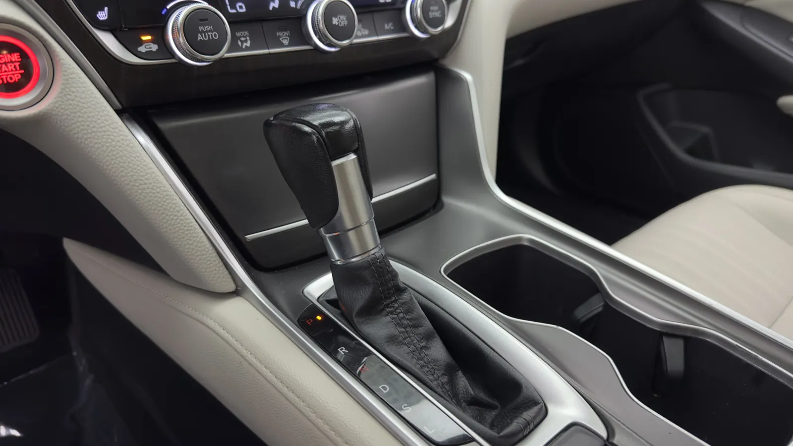Honda Accord photo 16