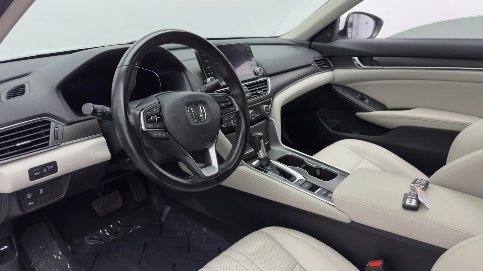 Honda Accord photo 11
