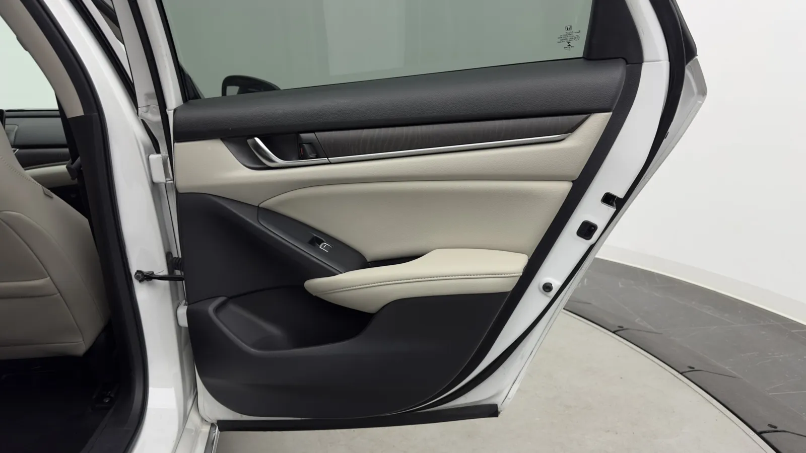 Honda Accord photo 27