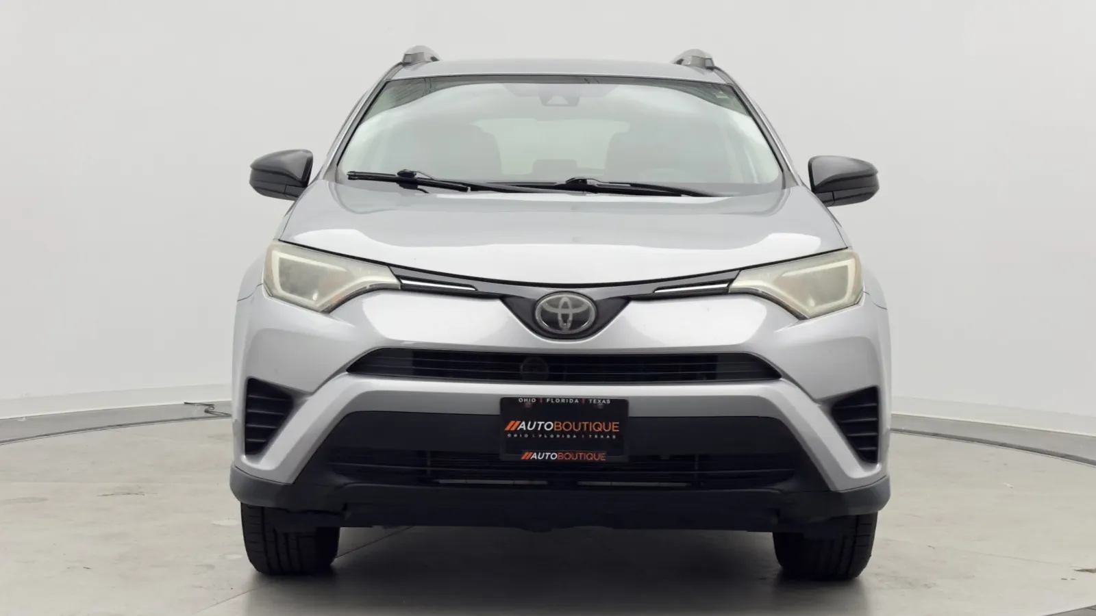 Toyota RAV4 photo 2