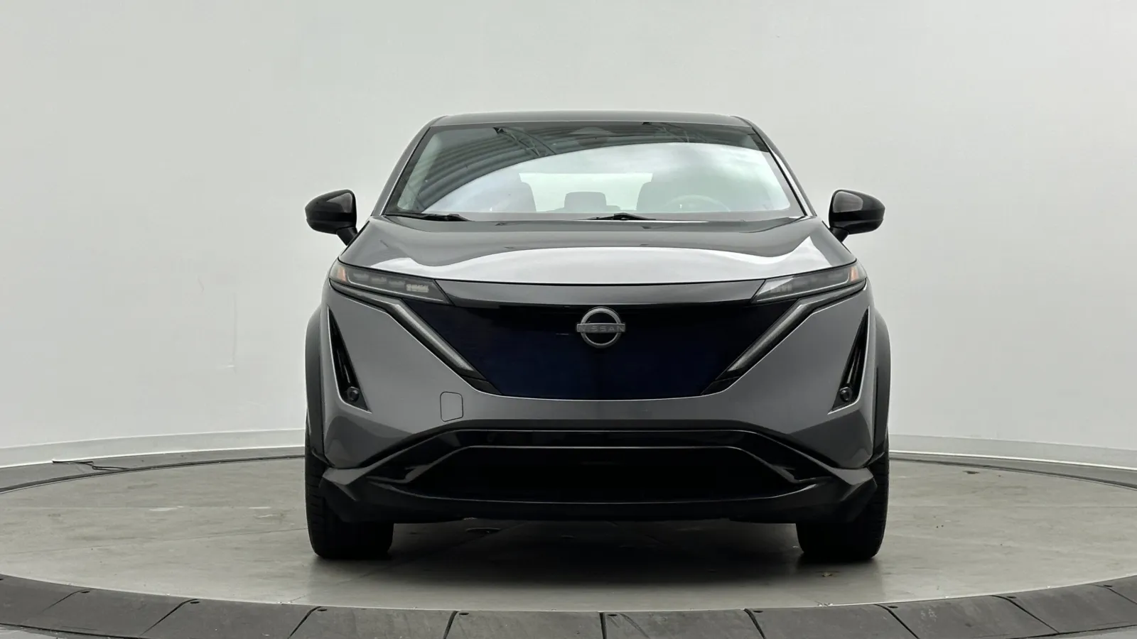 Nissan Ariya photo 2
