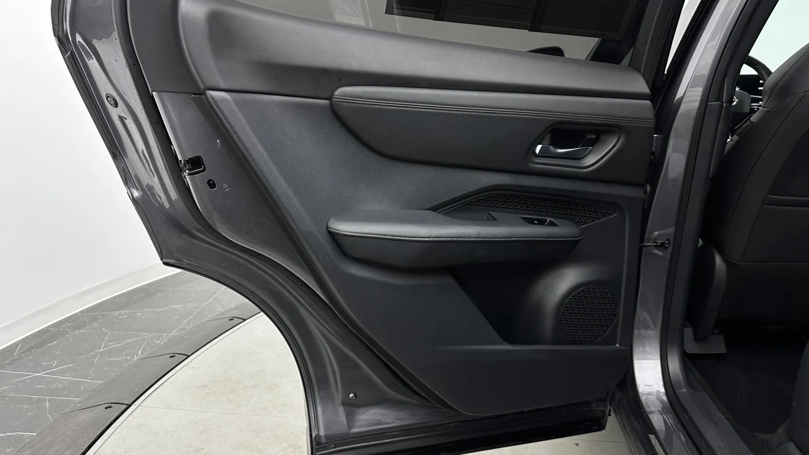 Nissan Ariya photo 28