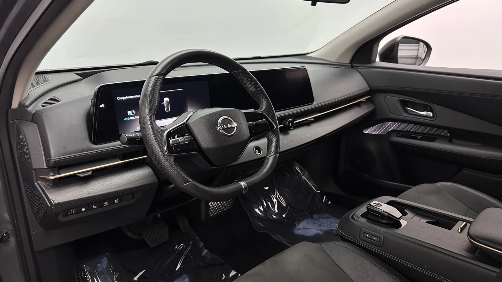 Nissan Ariya photo 10