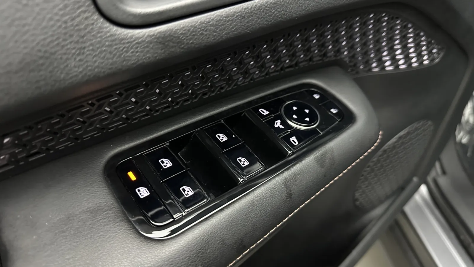 Nissan Ariya photo 11
