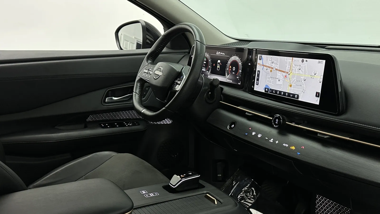 Nissan Ariya photo 37