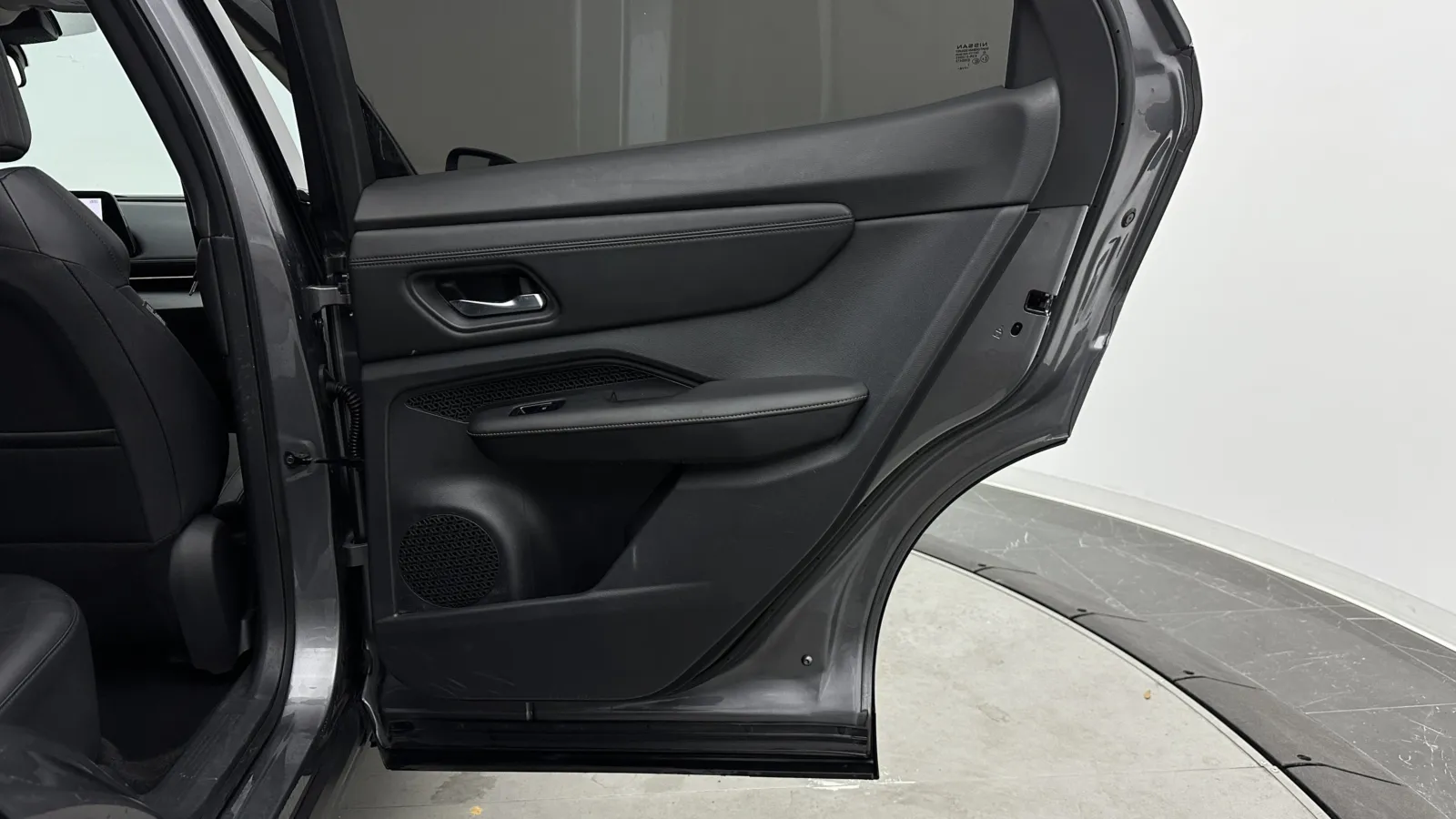 Nissan Ariya photo 30