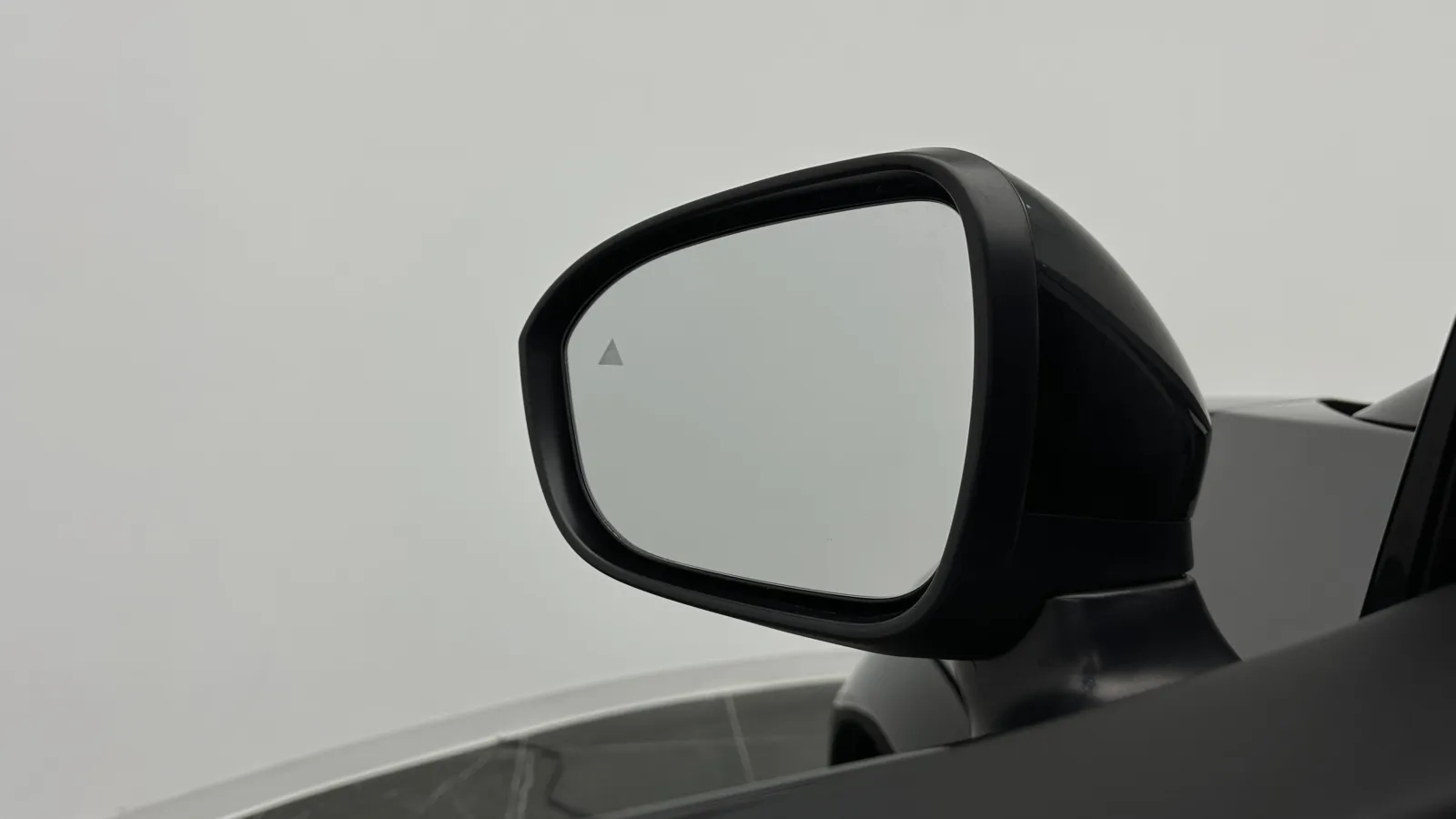 Nissan Ariya photo 13