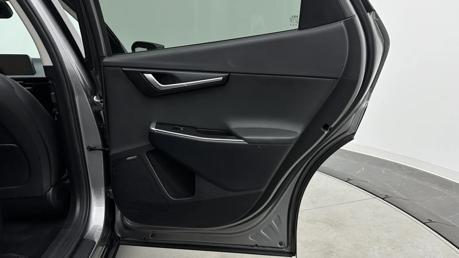 Kia EV6 photo 32