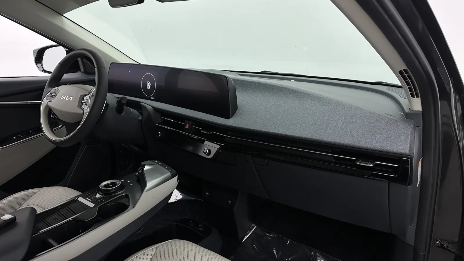 Kia EV6 photo 35