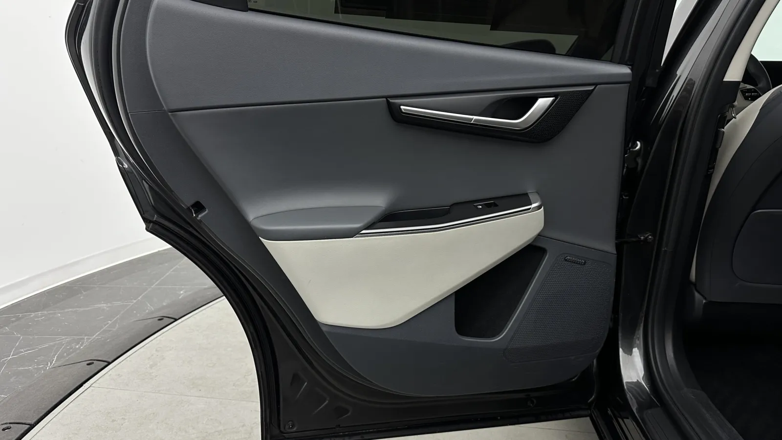 Kia EV6 photo 26