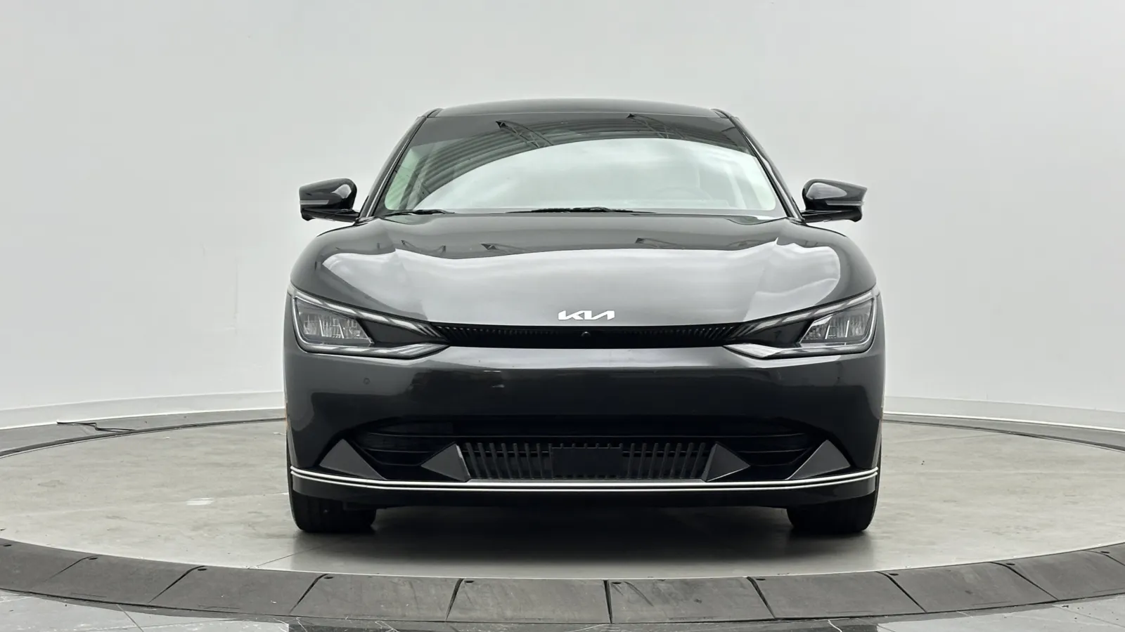 Kia EV6 photo 2