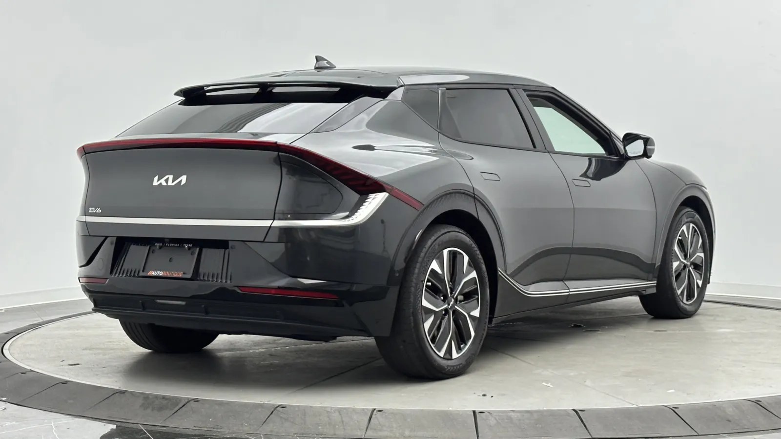 Kia EV6 photo 8