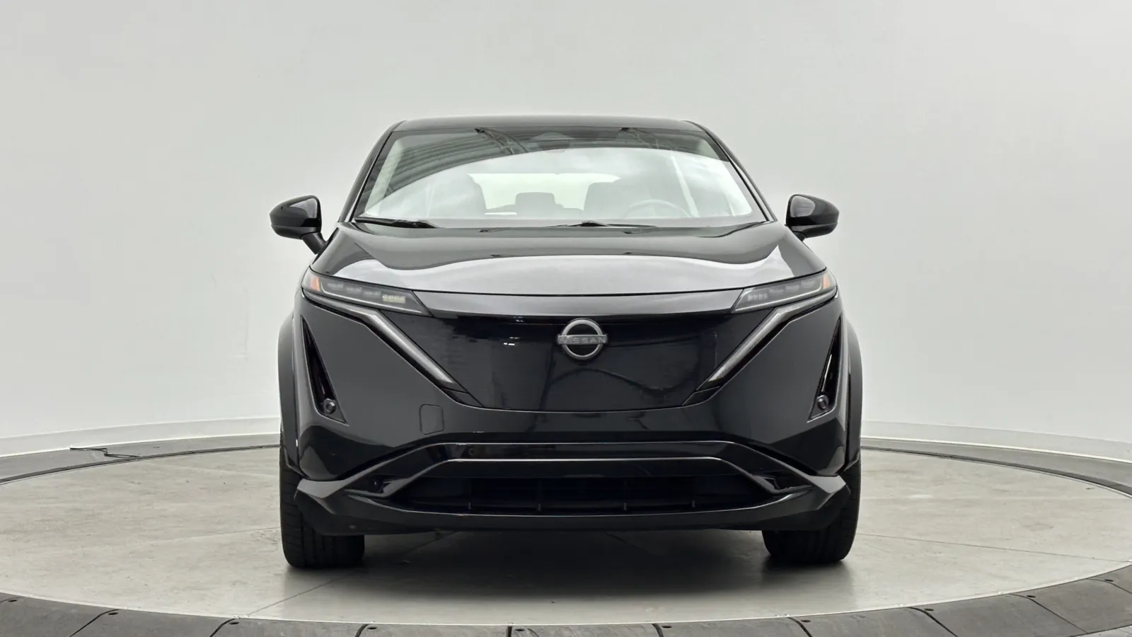 Nissan Ariya photo 2