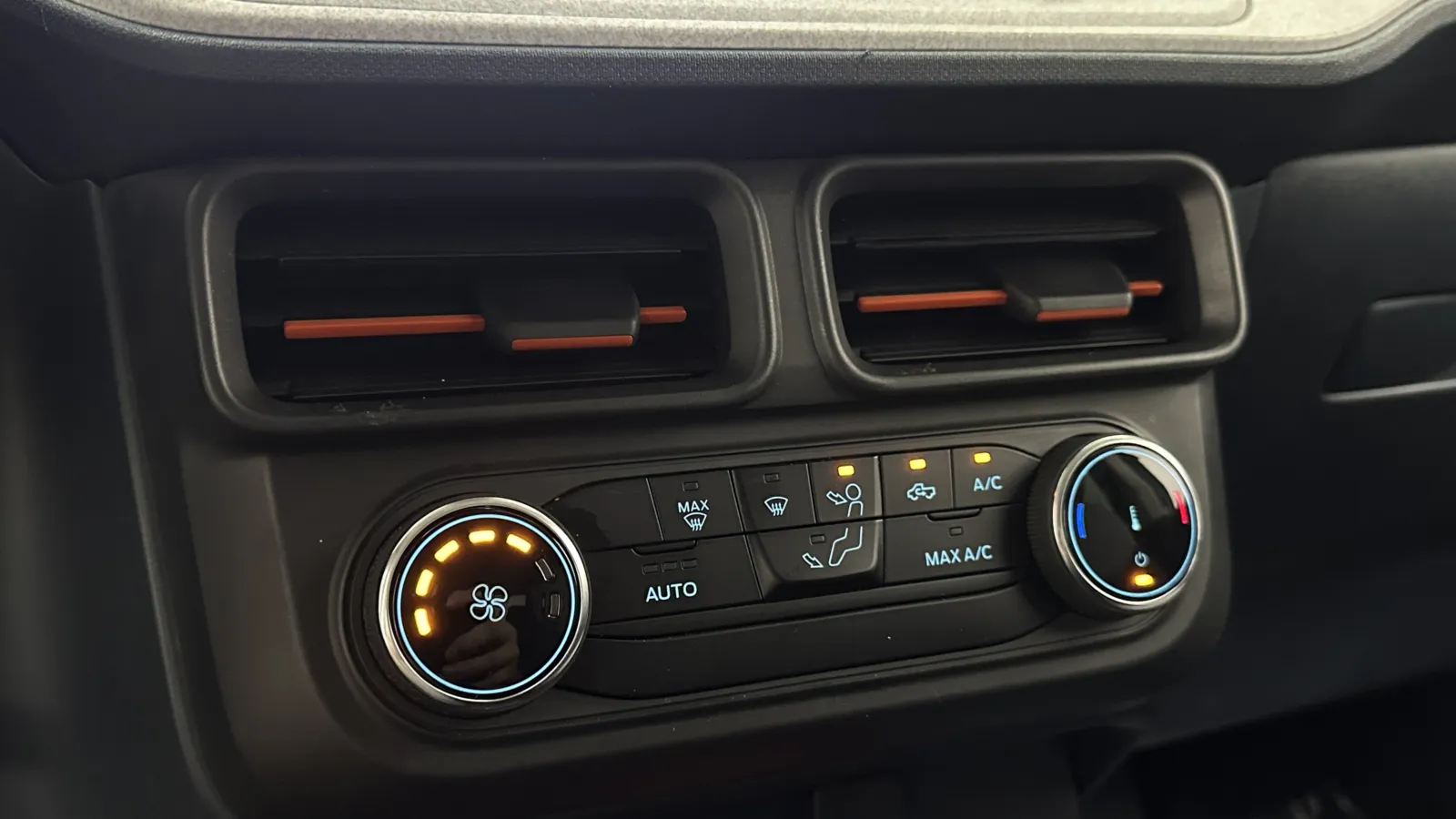 Ford Maverick photo 17