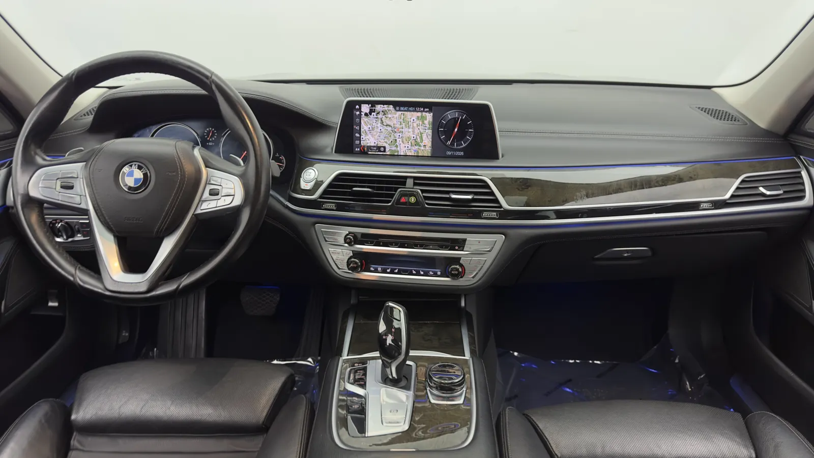 BMW 7 Series photo 34