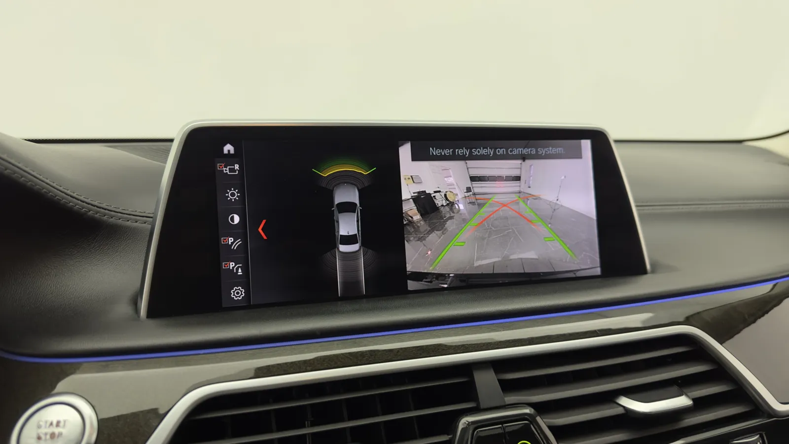 BMW 7 Series photo 23