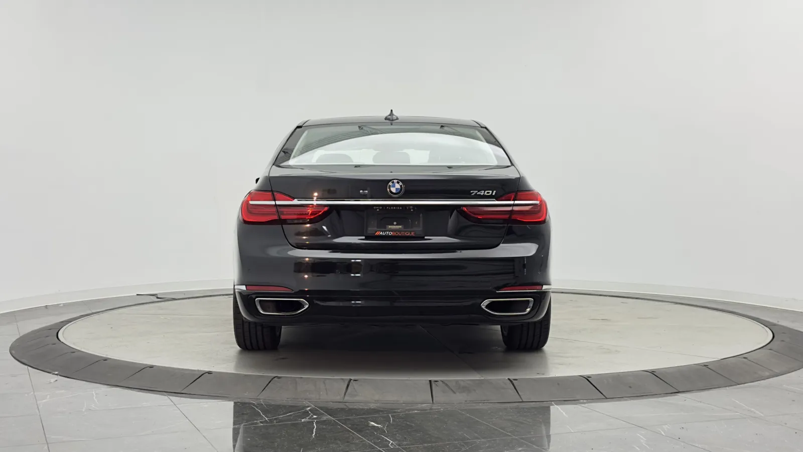 BMW 7 Series photo 8