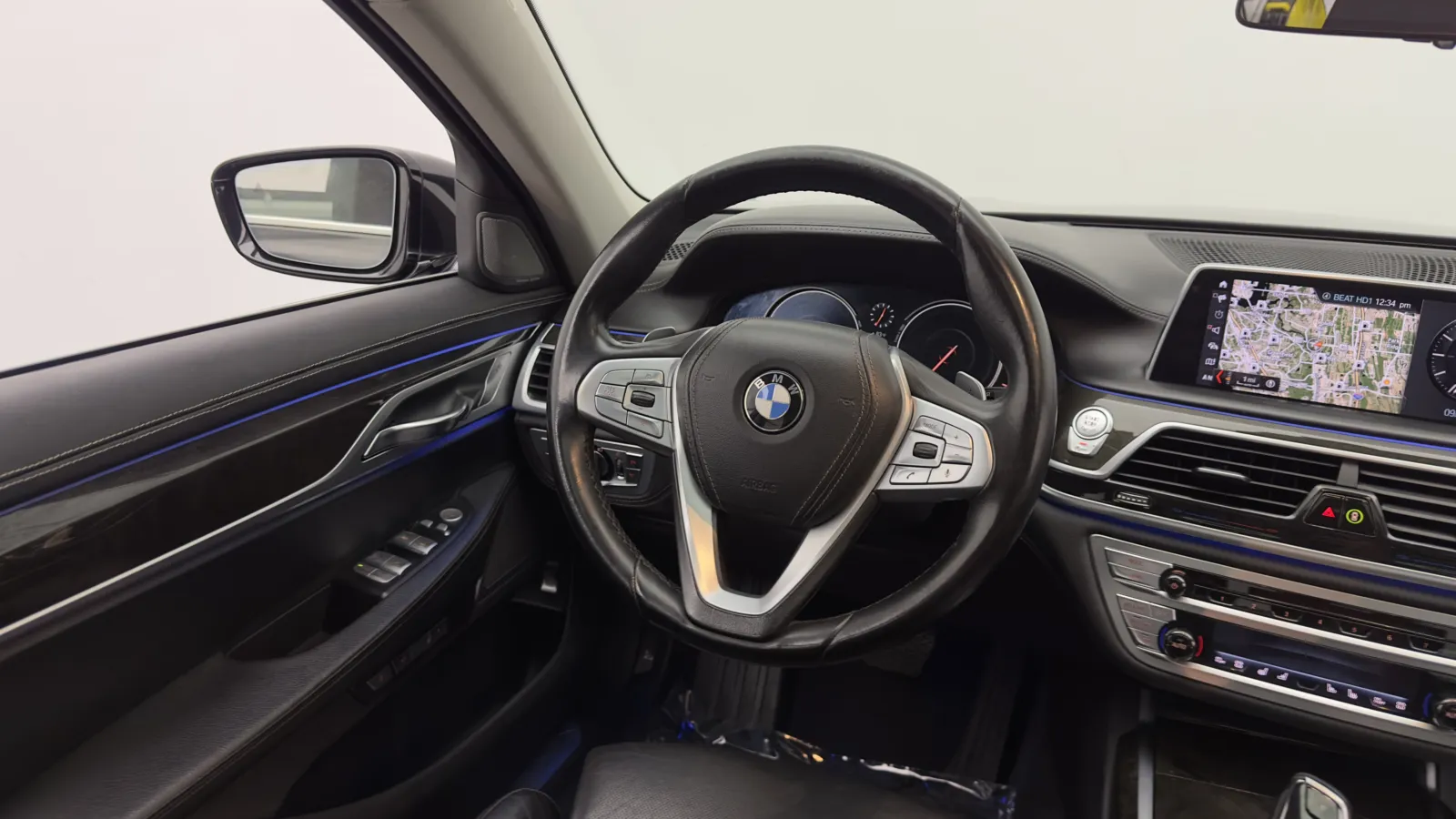 BMW 7 Series photo 33