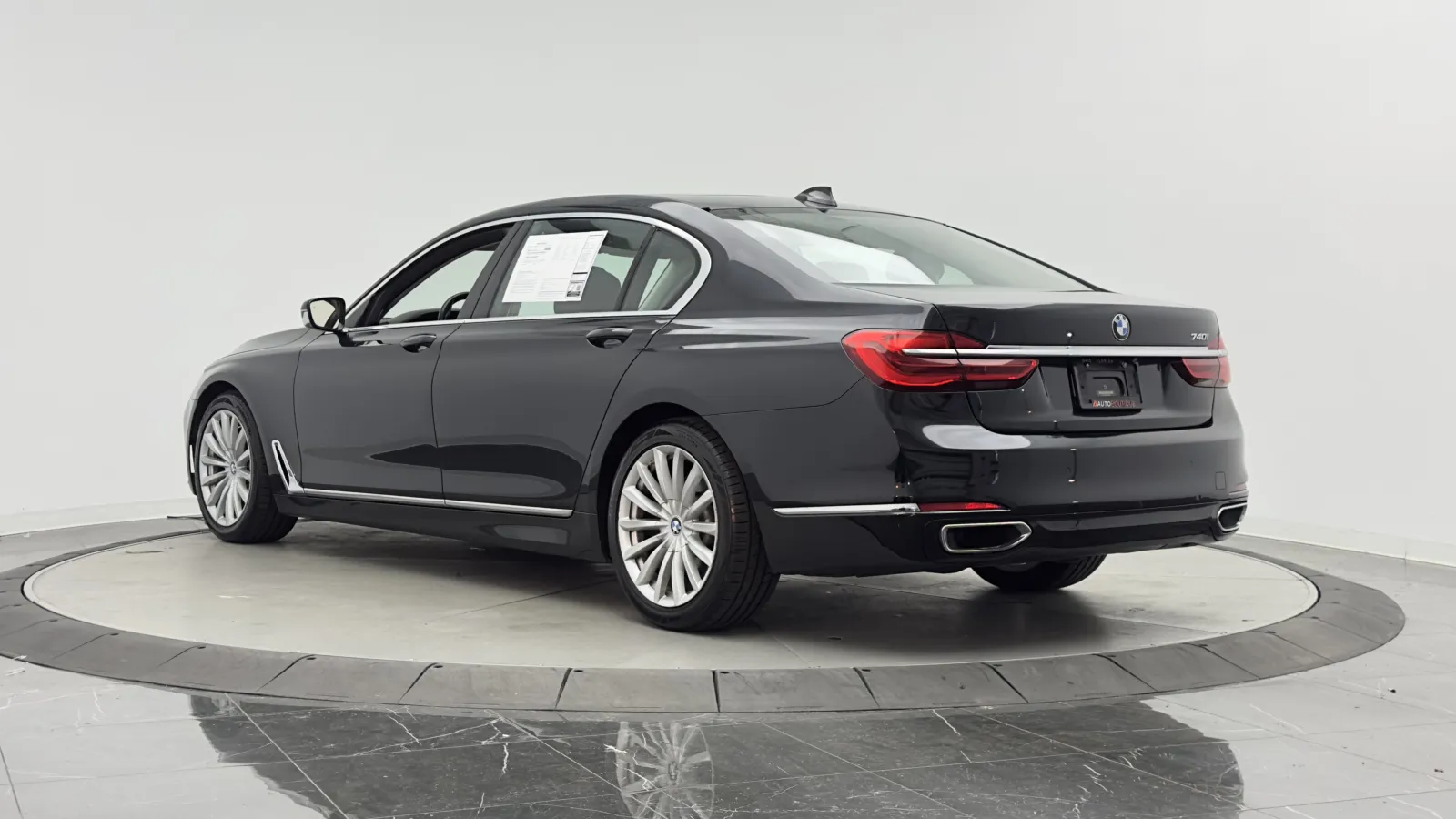 BMW 7 Series photo 7