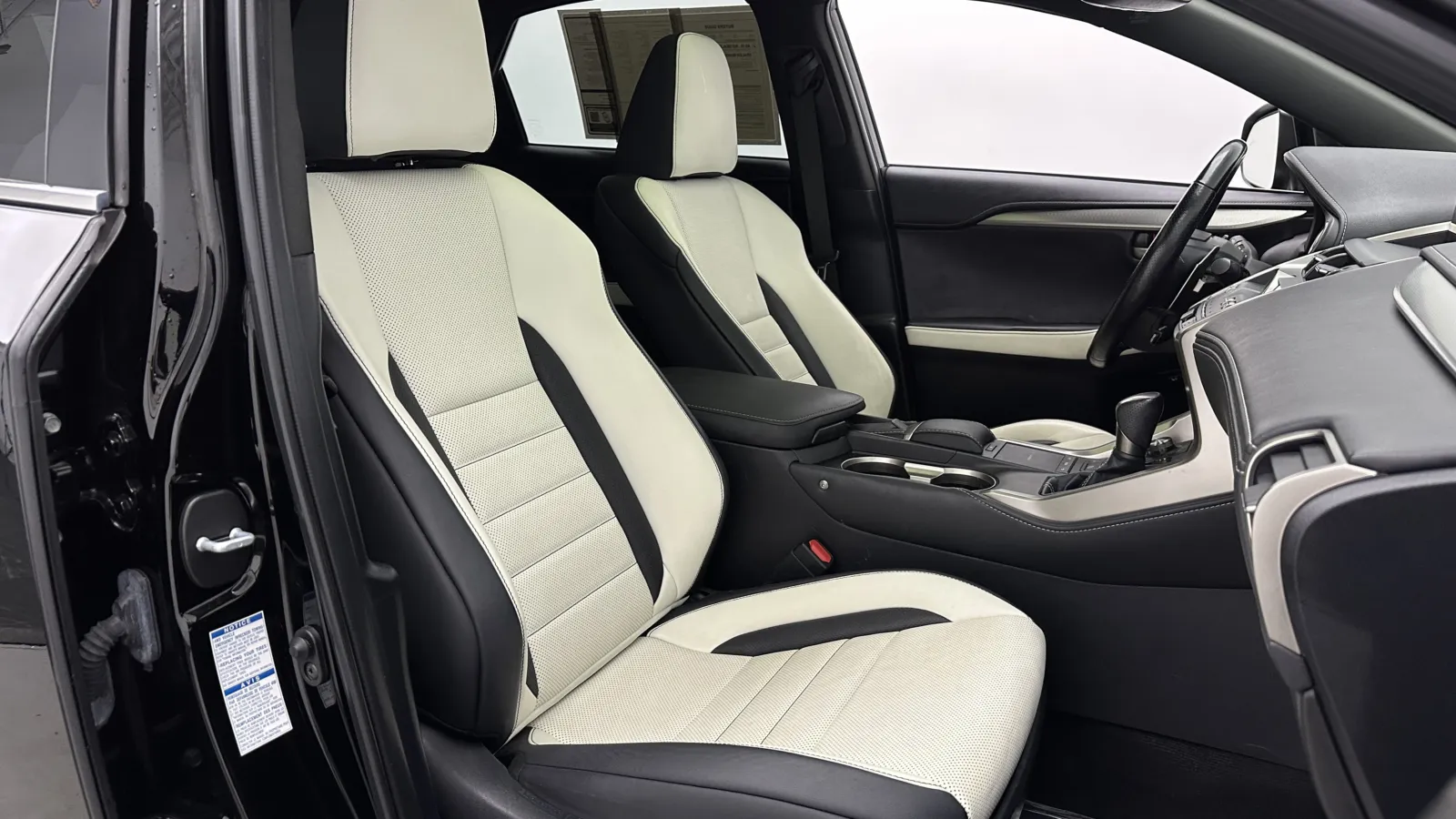 Lexus NX photo 40