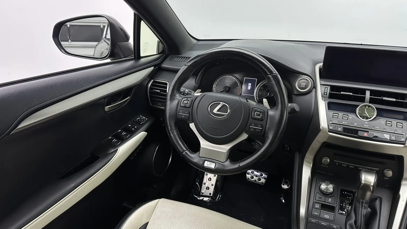 Lexus NX photo 33