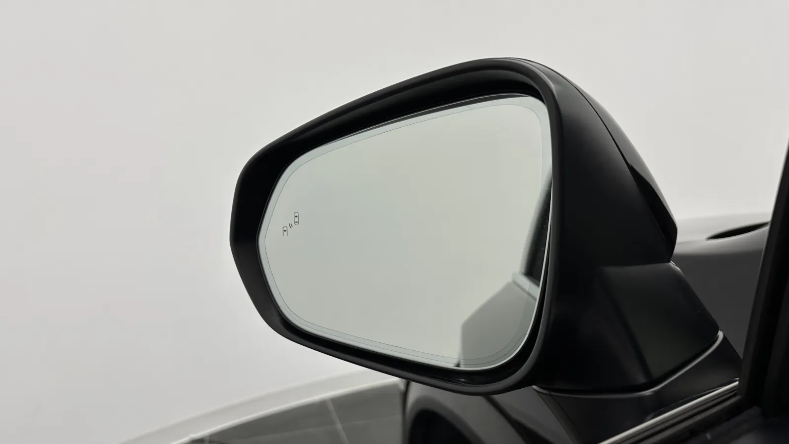 Lexus NX photo 13