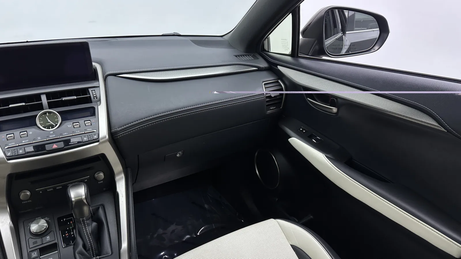 Lexus NX photo 35