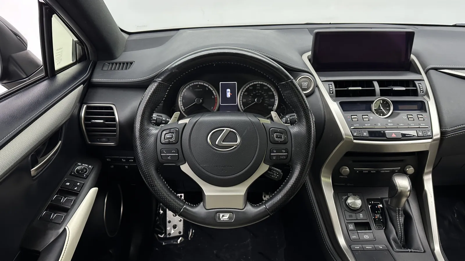Lexus NX photo 32