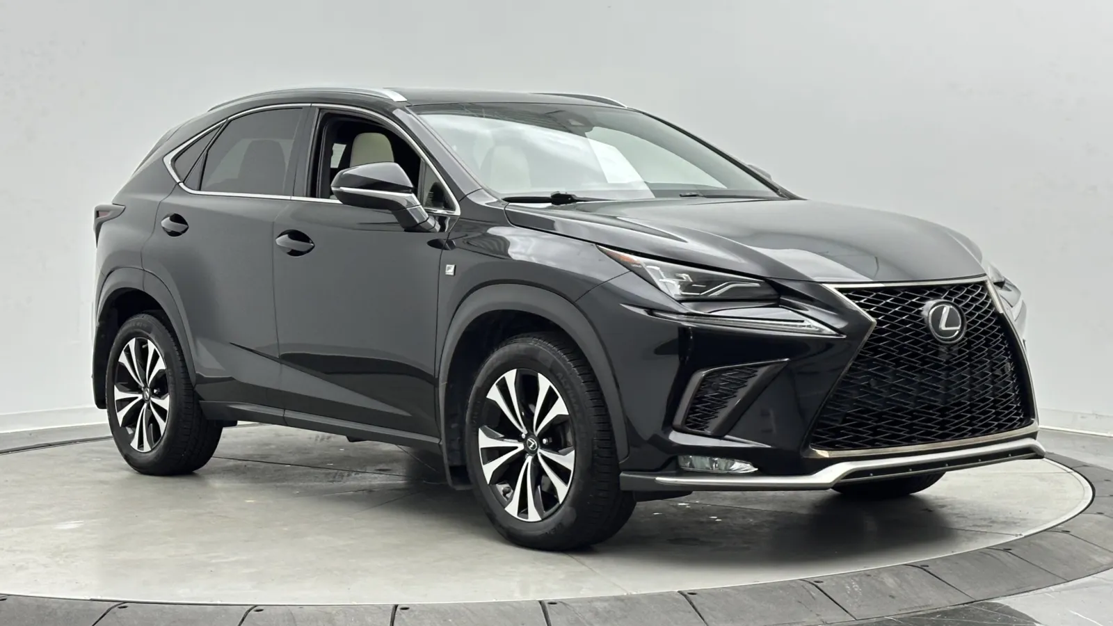 Lexus NX photo 3