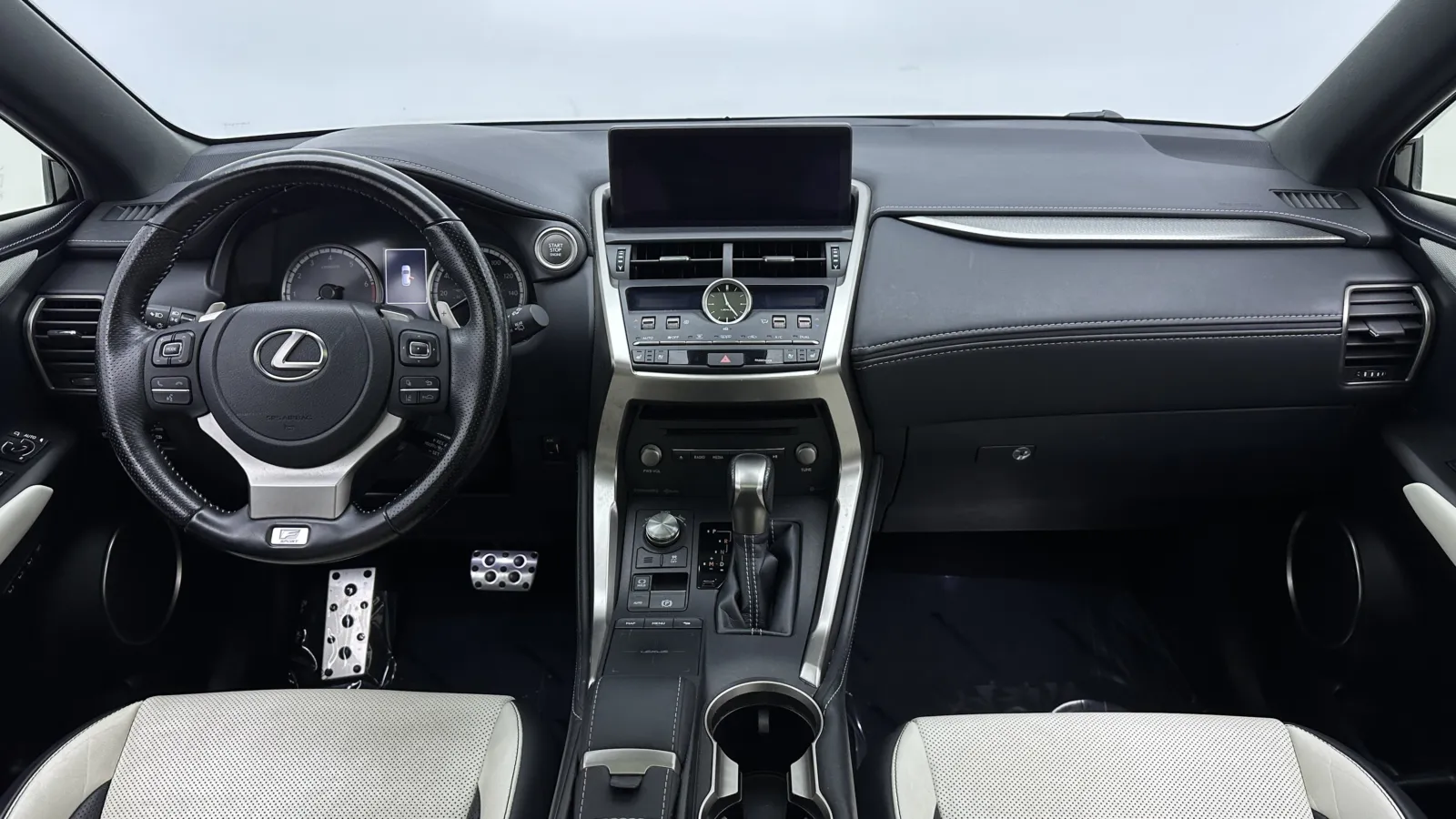 Lexus NX photo 34