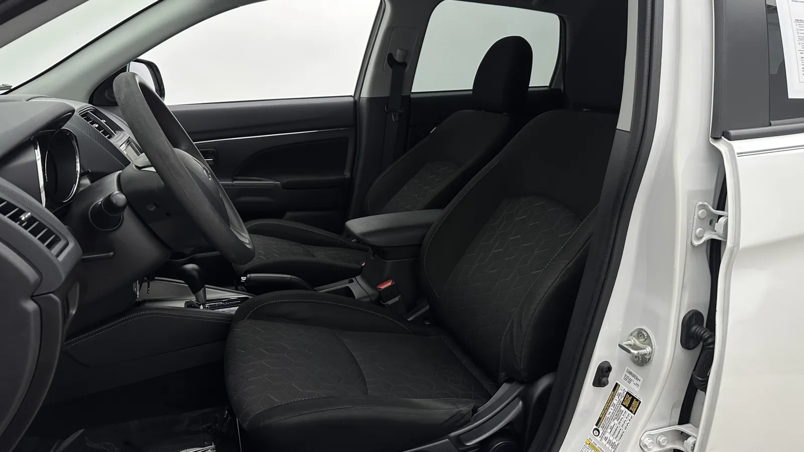 Mitsubishi Outlander Sport photo 12