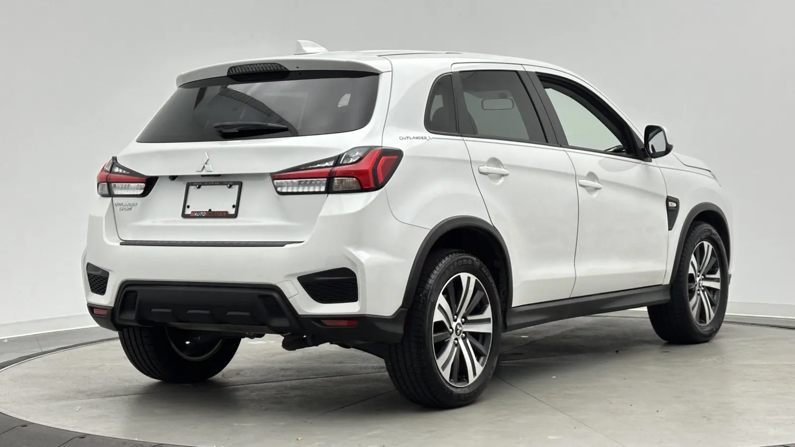 Mitsubishi Outlander Sport photo 7
