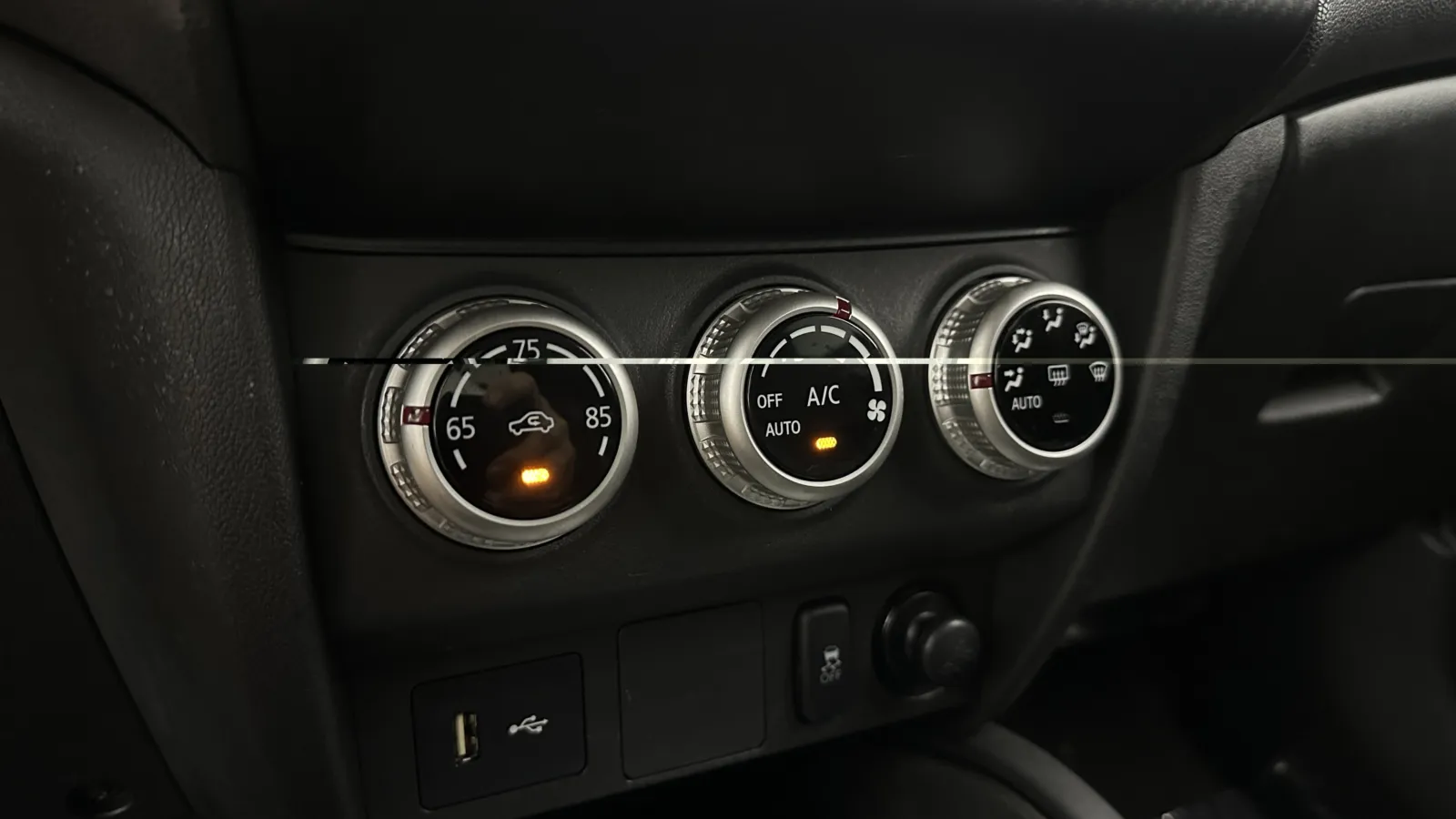 Mitsubishi Outlander Sport photo 14