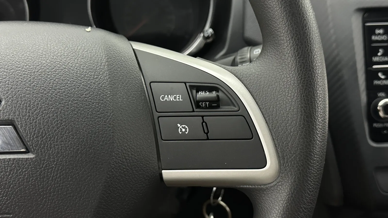 Mitsubishi Outlander Sport photo 19