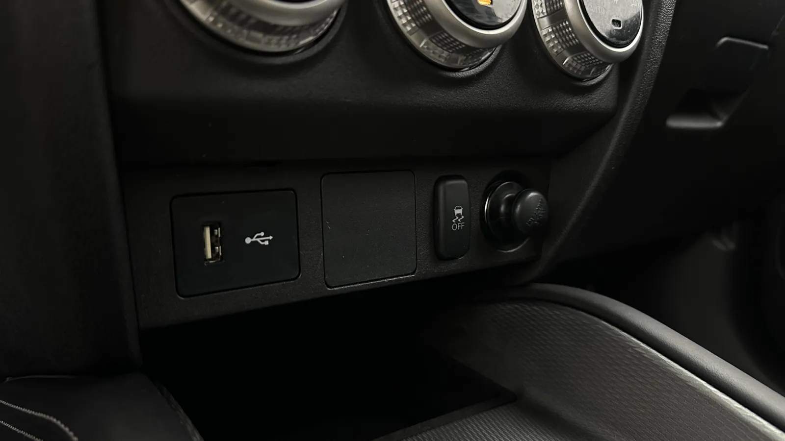 Mitsubishi Outlander Sport photo 15