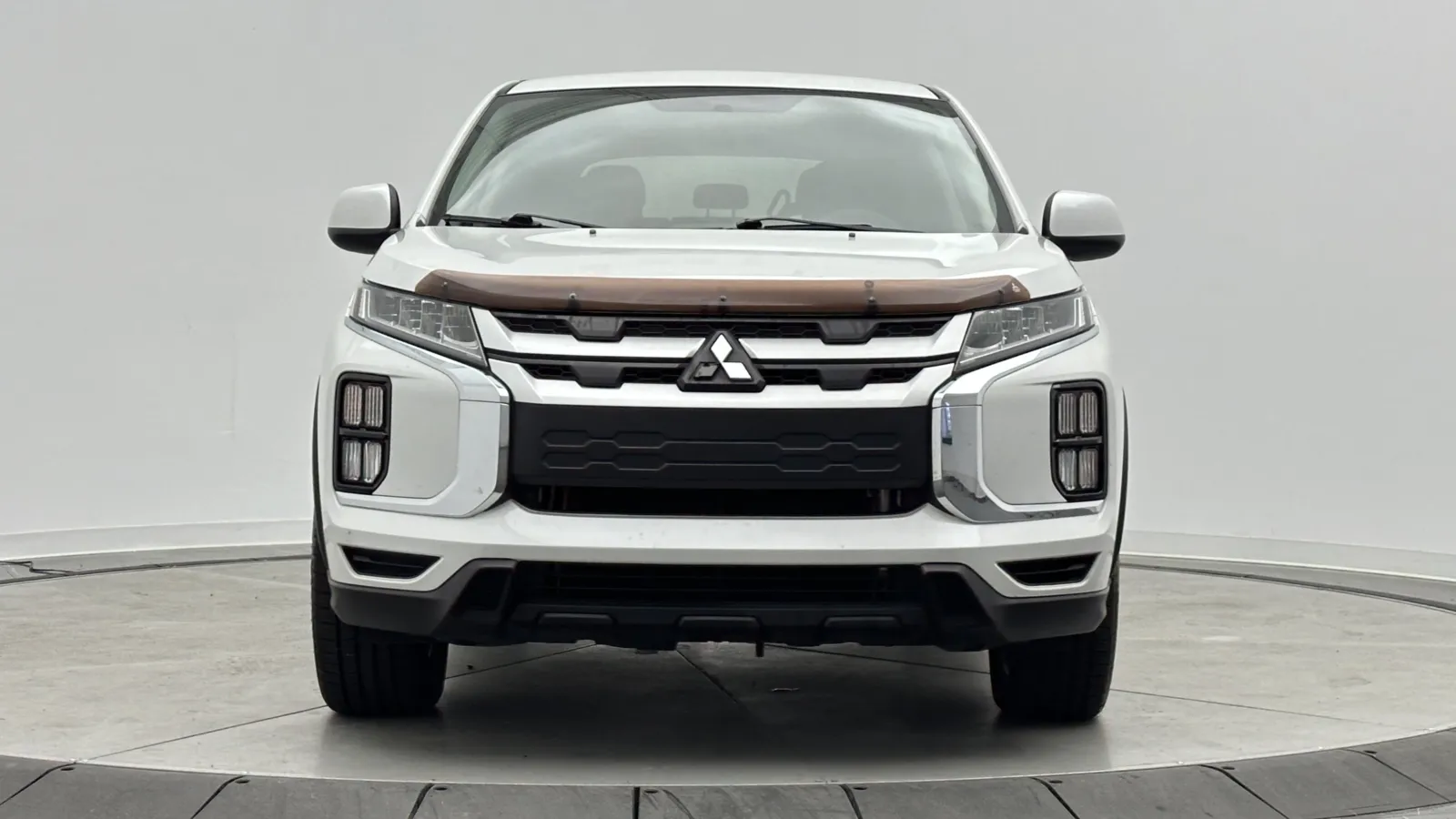 Mitsubishi Outlander Sport photo 2