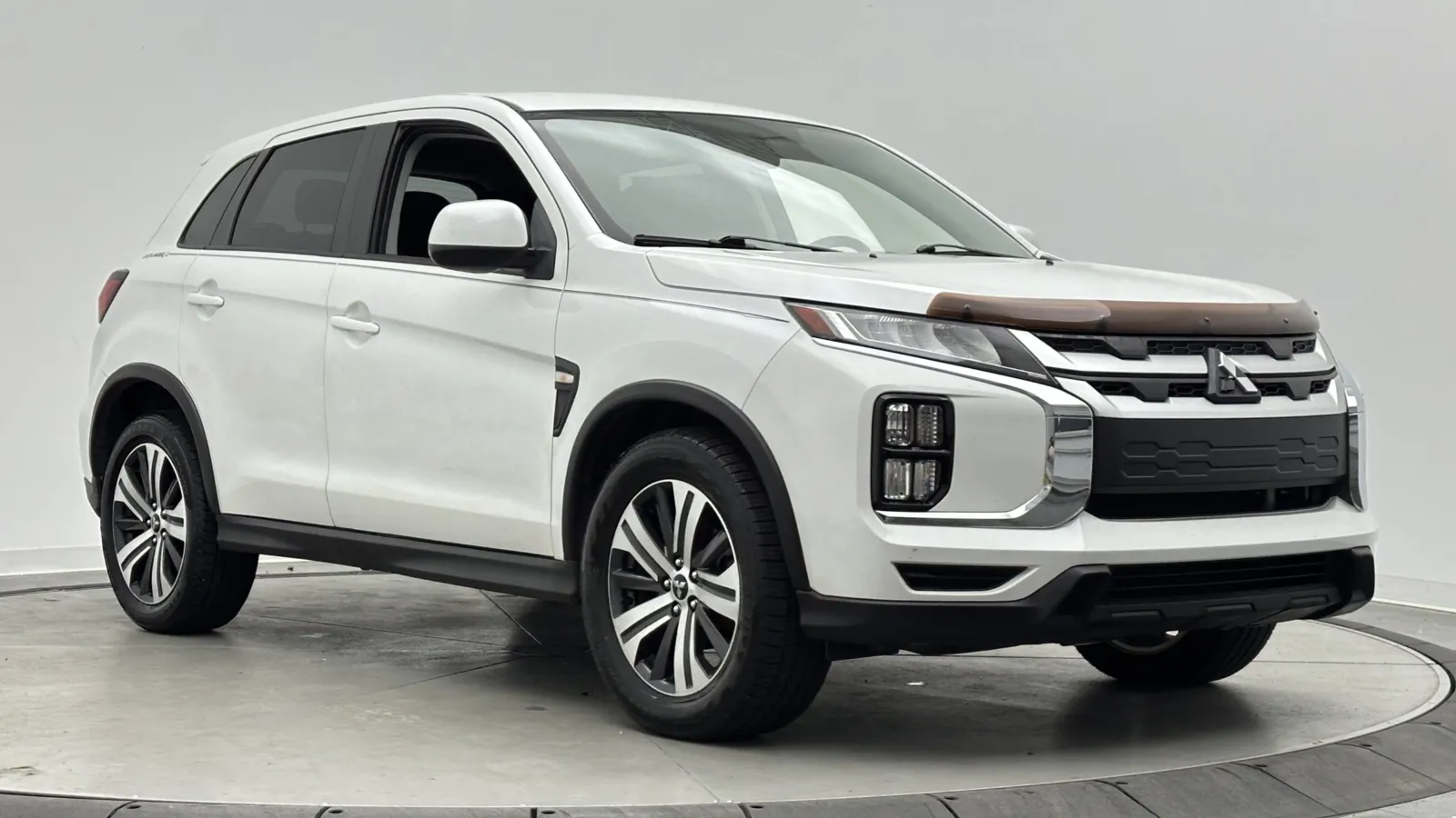 Mitsubishi Outlander Sport photo 3