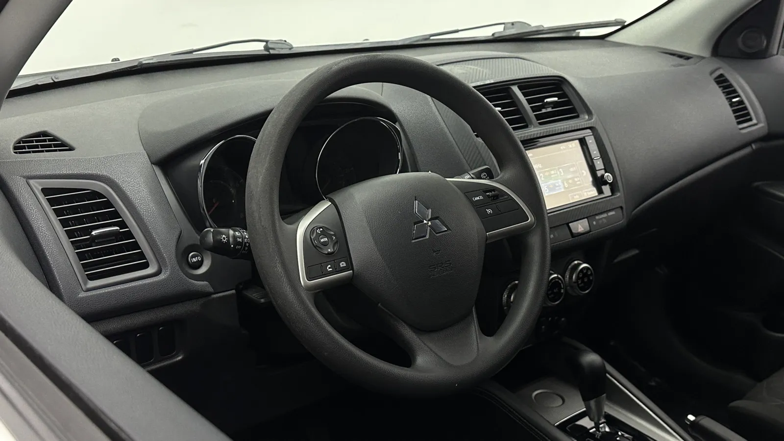 Mitsubishi Outlander Sport photo 8