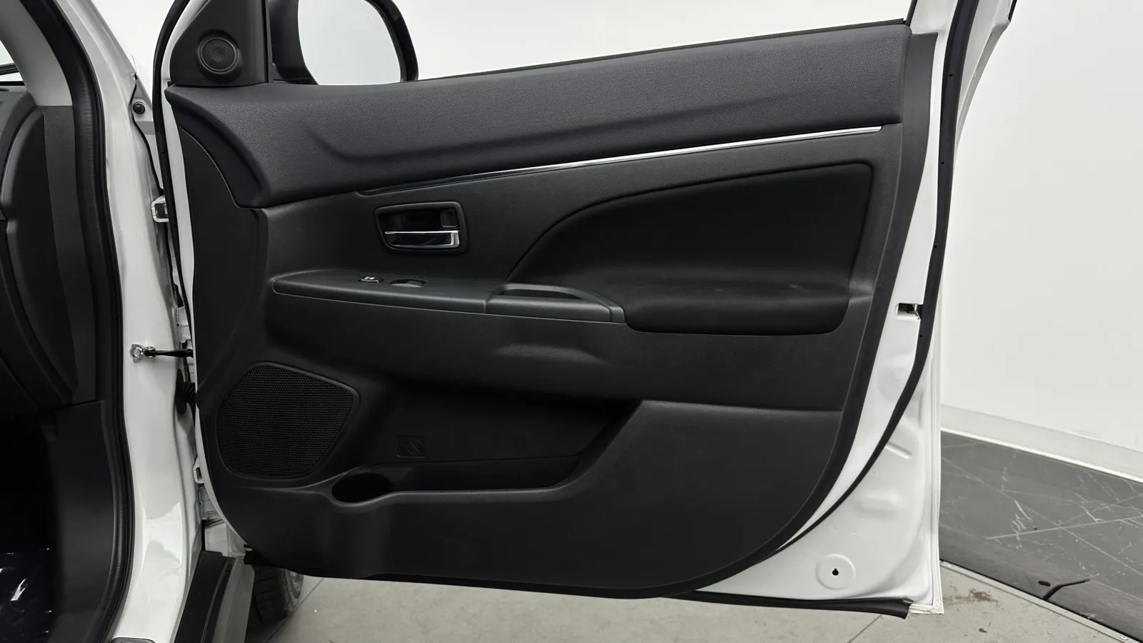 Mitsubishi Outlander Sport photo 25