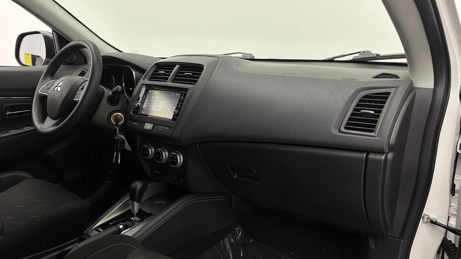 Mitsubishi Outlander Sport photo 28