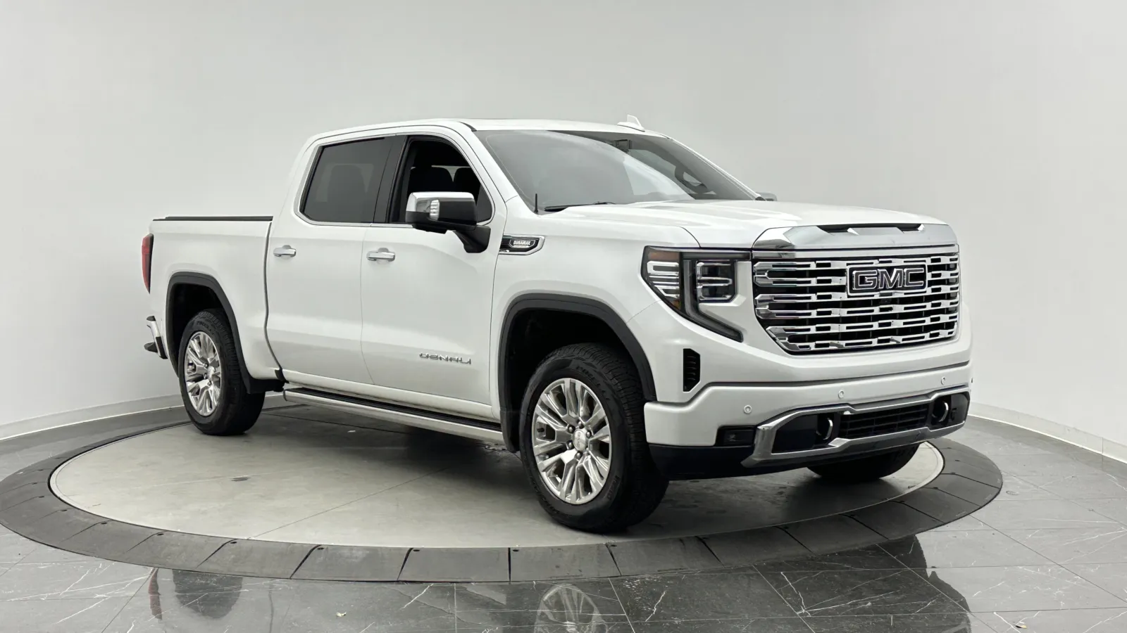 GMC Sierra photo 3